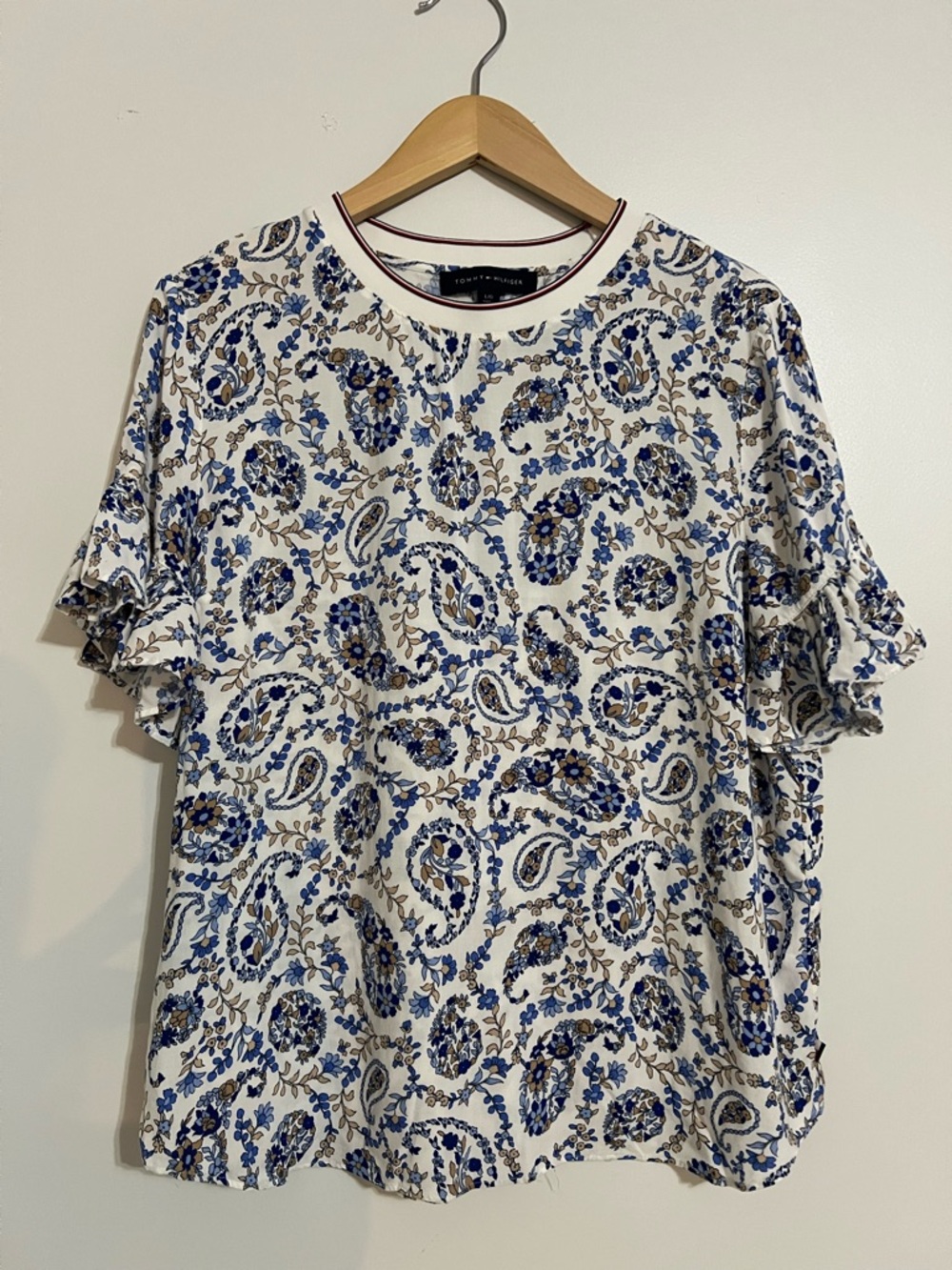 Tommy Hilfiger Blue and White Floral Crewneck Top